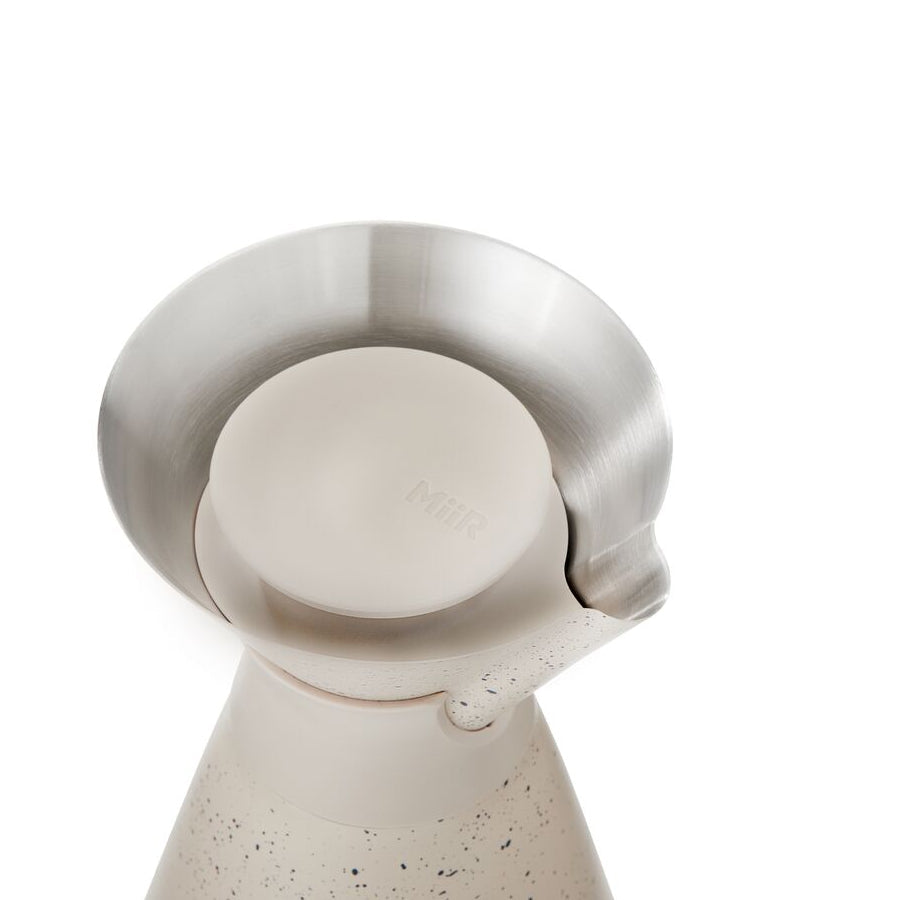 new-standard-carafe-p2 WebPDP-33oz_New_Standard_Carafe_Desert_Tan_Speckle_Studio__CAR1SVOS224_45_Lid_On.jpg