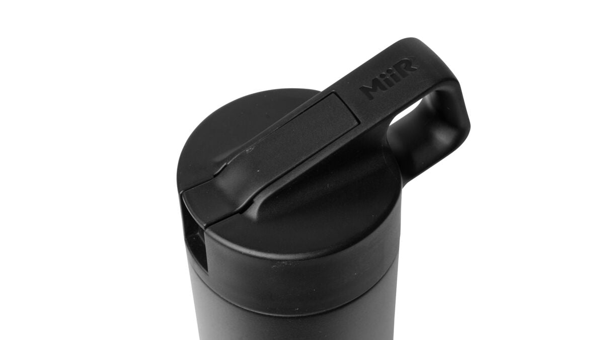 straw-bottle-m9 WebPDP-Straw_Lid_2_Black_Studio_0221_45deg_Closed__WMB1SL20002.jpg