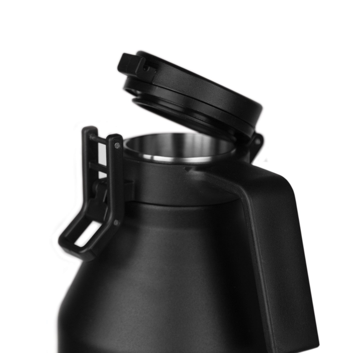64oz-growler-c3 growlerdetail1_f7b2c86e-8bb8-40fc-b9ae-6f2e9d01276f__402220.jpg